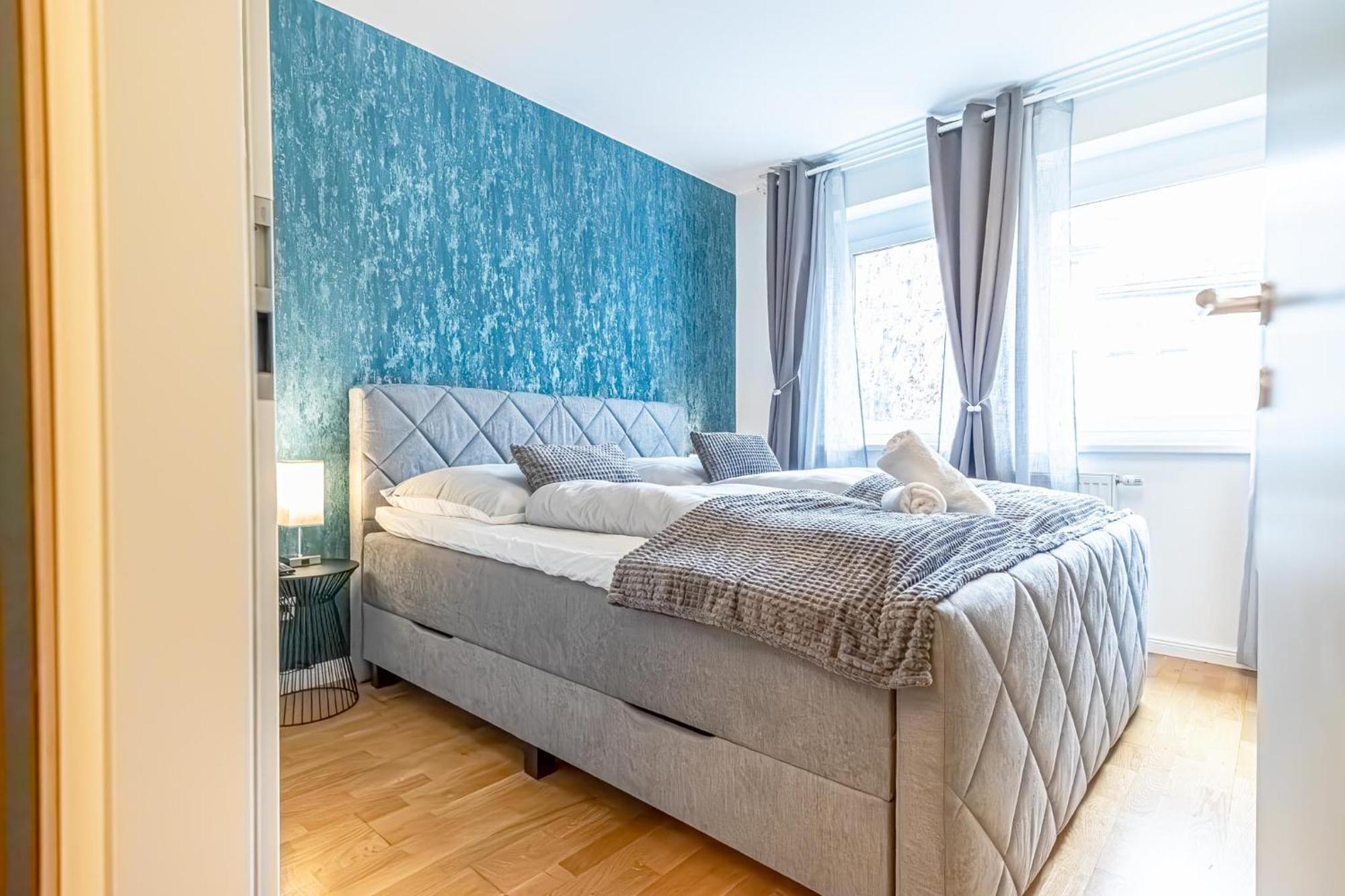 Apartment 1br & 1lr With Balcony, 9min To Center *