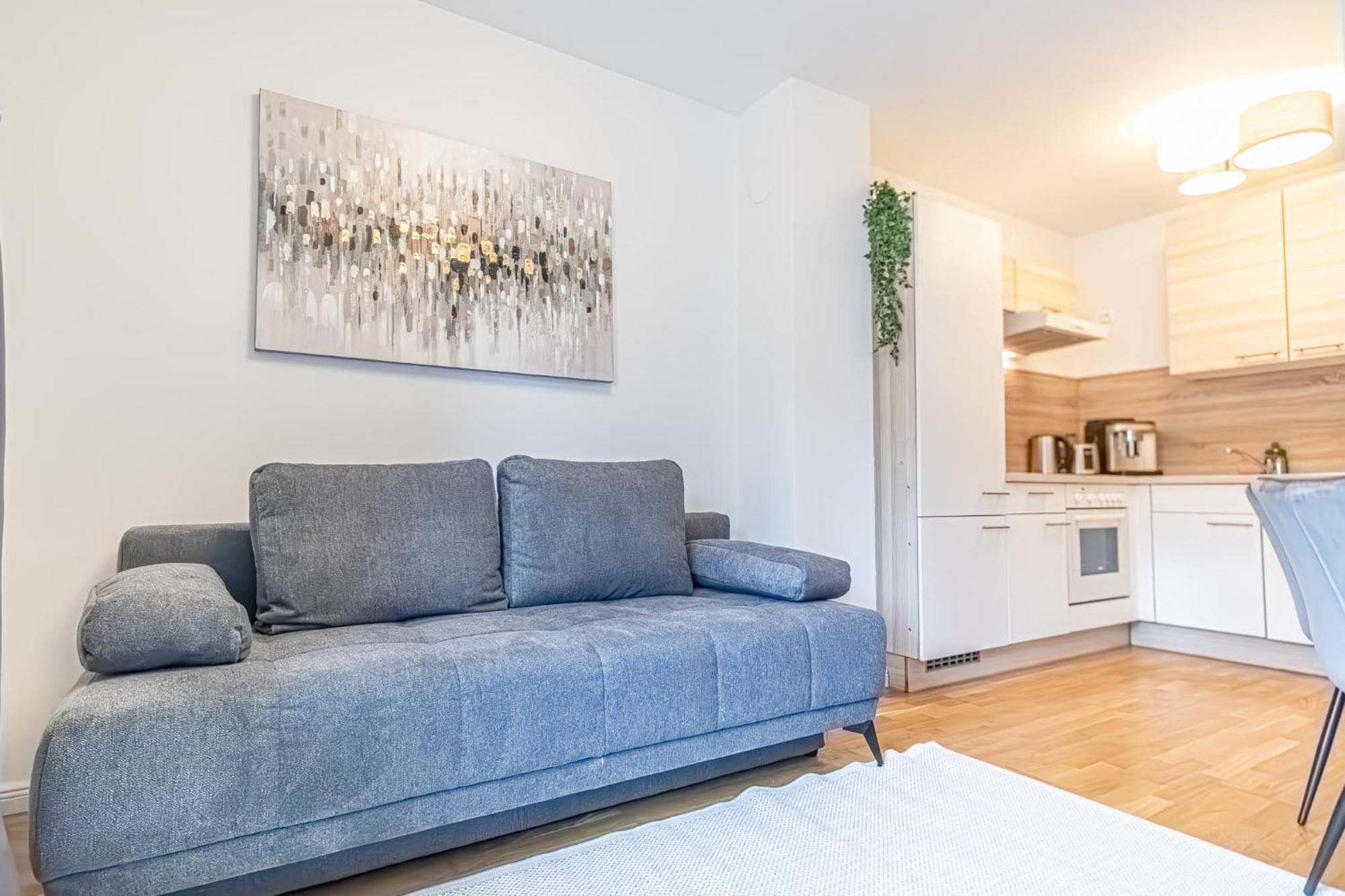 1br & 1lr With Balcony, 9min To Center Wien