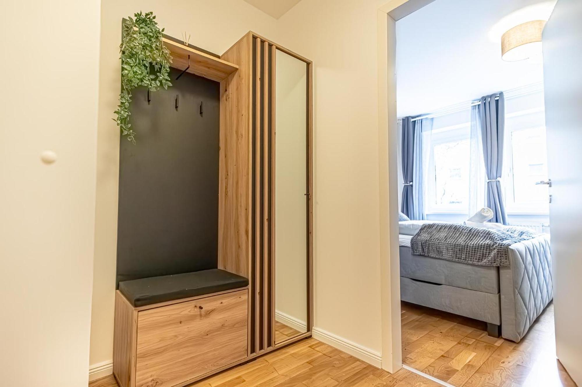1br & 1lr With Balcony, 9min To Center * Wien
